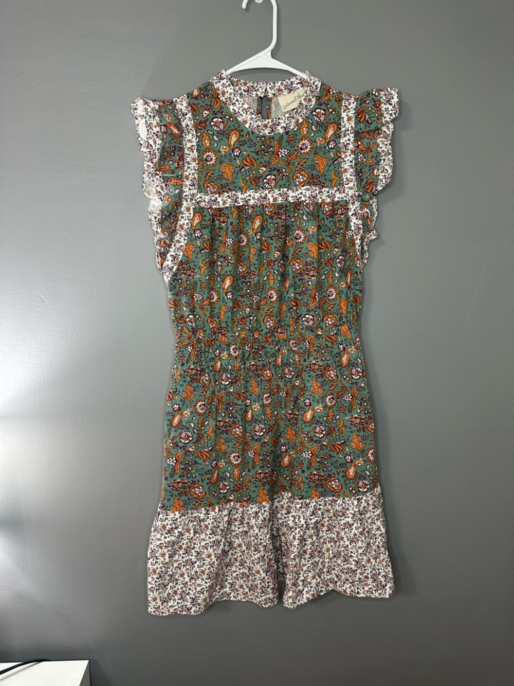 Universal thread Women’s Floral Ruffle Sleeve Midi Dress - Green Paisley Print